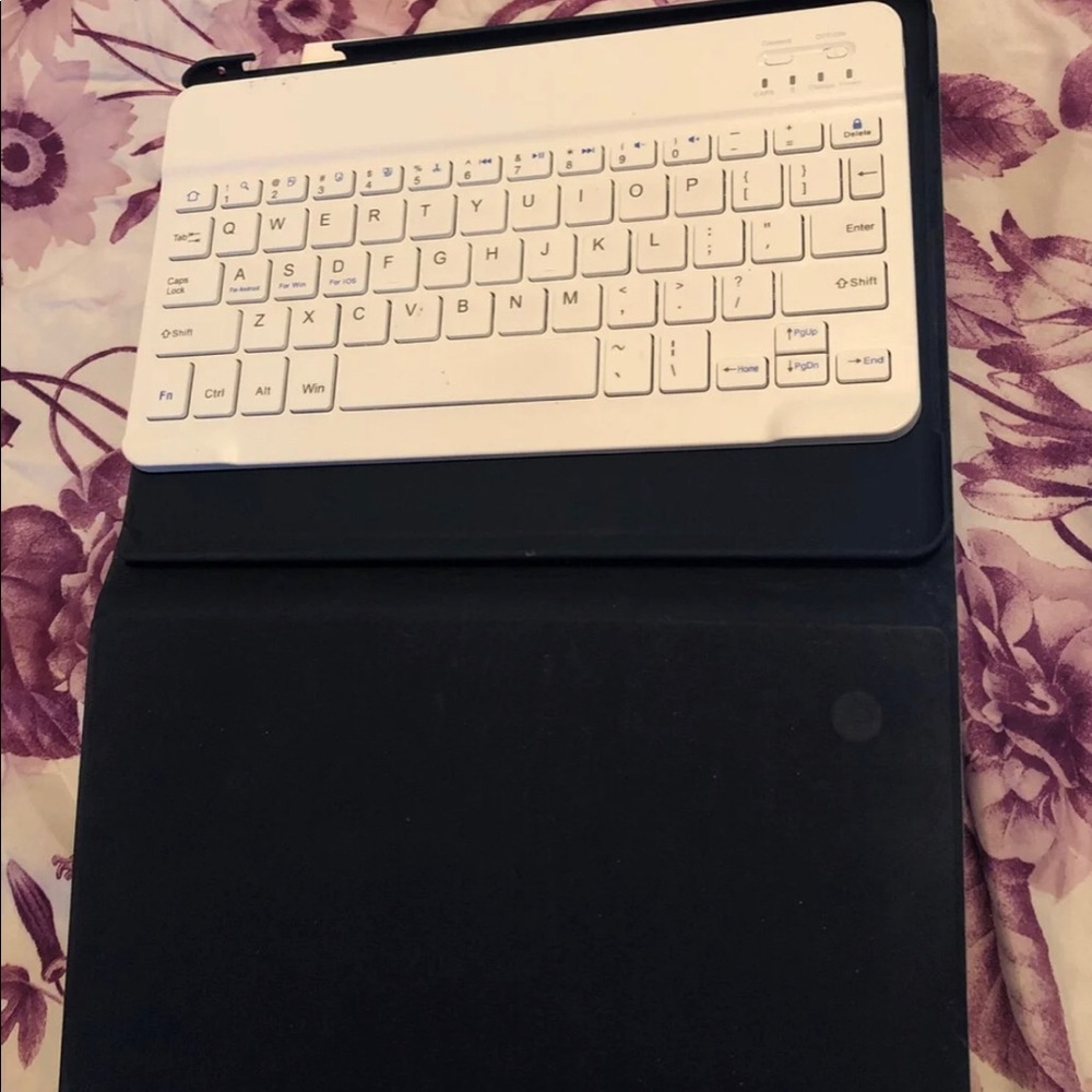 Ipad 5th Generation - image 5